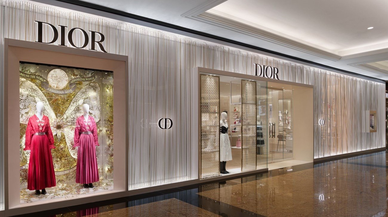 Dubai Mall luxury shopping